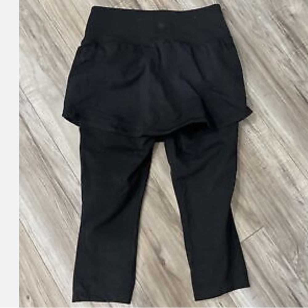 Athleta 2 in 1 skirt capri